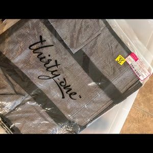 Mocha crosshatch zip top utility tote